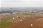 Photos aériennes - Mondial Air Ballons 2017 - Photo réf. E166217 - Mondial Air Ballons 2017 : Vol du Vendredi 28 Juillet le matin : Record du monde de dcollage en ligne, 456 montgolfires !
