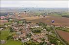 Photos aériennes - Mondial Air Ballons 2017 - Photo réf. E166221 - Mondial Air Ballons 2017 : Vol du Vendredi 28 Juillet le matin : Record du monde de dcollage en ligne, 456 montgolfires !
