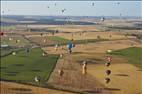 Photos aériennes de "Grand" - Photo réf. E172925 - Grand Est Mondial Air Ballons 2019 : Grande Ligne du lundi 29 Juillet au matin.