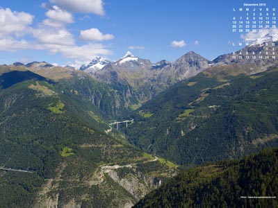 Vue aérienne du pont de Ganter (Haut-Valais, Suisse)