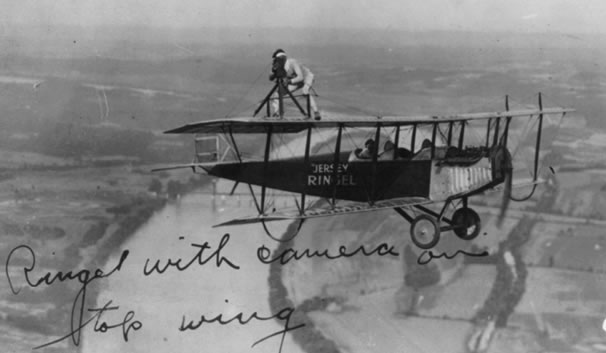 Web-Musée de la Photographie Aérienne - Le hangar