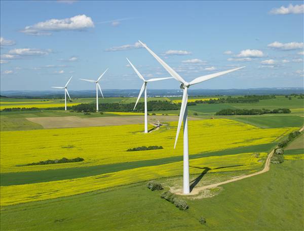 Vue aérienne d'éoliennes à Niedervisse (Lorraine)