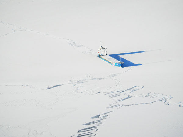 Photo aérienne du cargo Metallica en Mer Baltique, golfe de Finlande