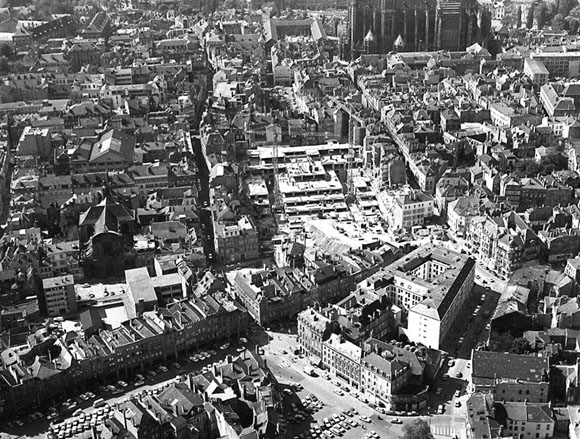 Photo aérienne de Metz - La construction du centre Saint Jacques en 1974