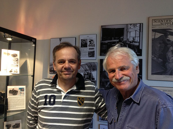 Yann Arthus Bertrand nous a fait le plaisir d'une visite de nos installations et de notre musée dédié à l'histoire de la photographie aérienne