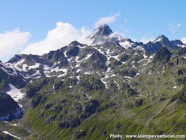 Vue aérienne des Alpes