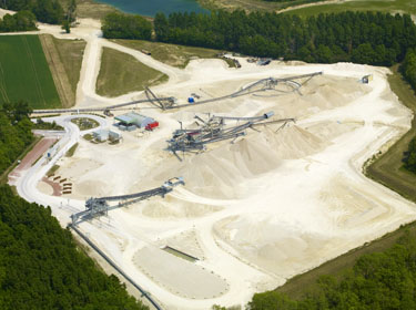 Vue aérienne de la sablière de Vimpelles (Seine-et-Marne)