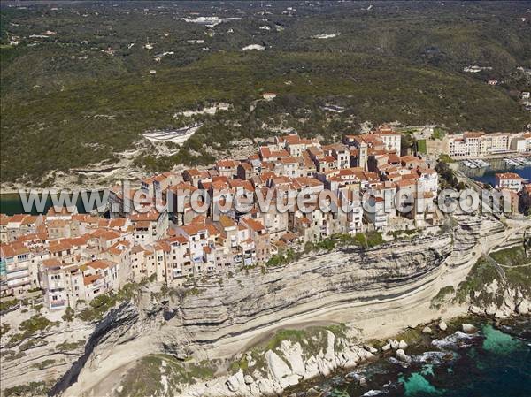 Photo aérienne des falaises de Bonifacio