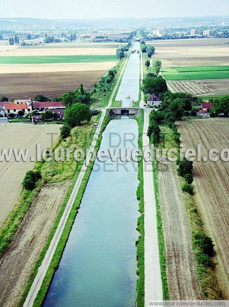 Photo aérienne de Ouges