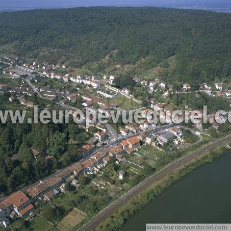 Photo aérienne de Marbache