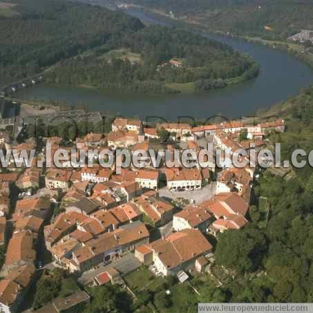 Photo aérienne de Liverdun