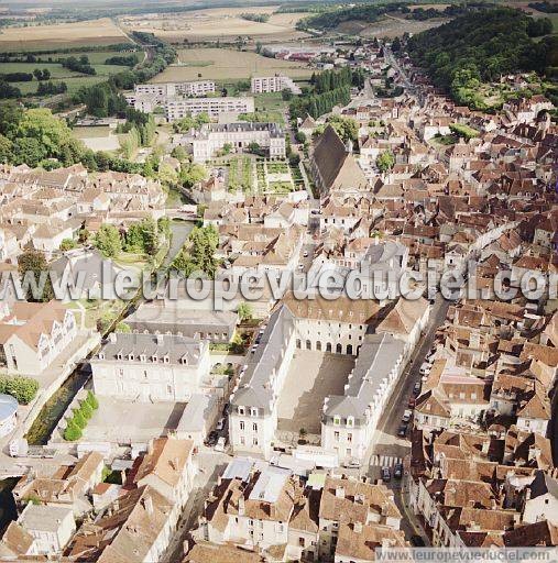 Photo aérienne de Tonnerre