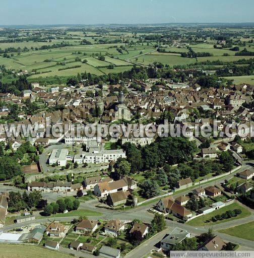 Photo aérienne de Arnay-le-Duc