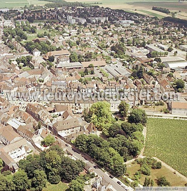 Photo aérienne de Nuits-Saint-Georges