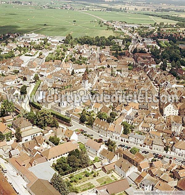 Photo aérienne de Nuits-Saint-Georges