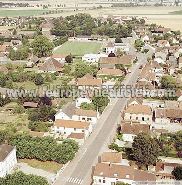 Photo aérienne de Ouges