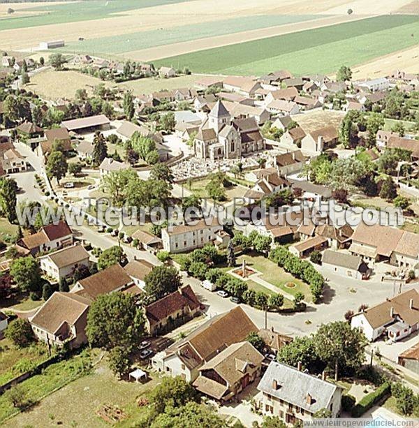 Photo aérienne de Rouvres-en-Plaine