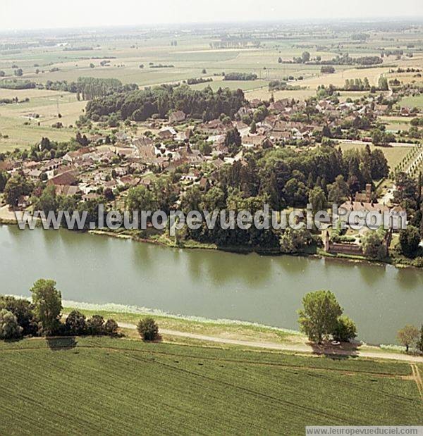 Photo aérienne de Pouilly-sur-Sane