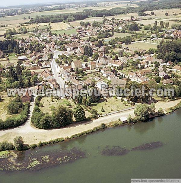 Photo aérienne de Pouilly-sur-Sane