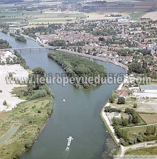 Photo aérienne de Seurre