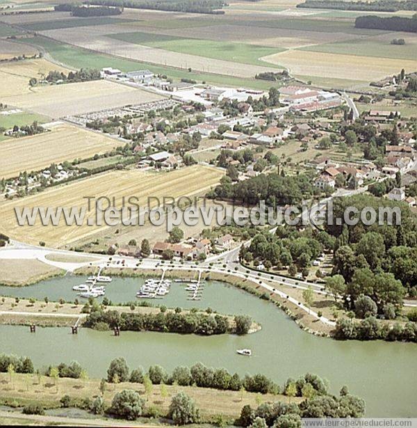 Photo aérienne de Seurre