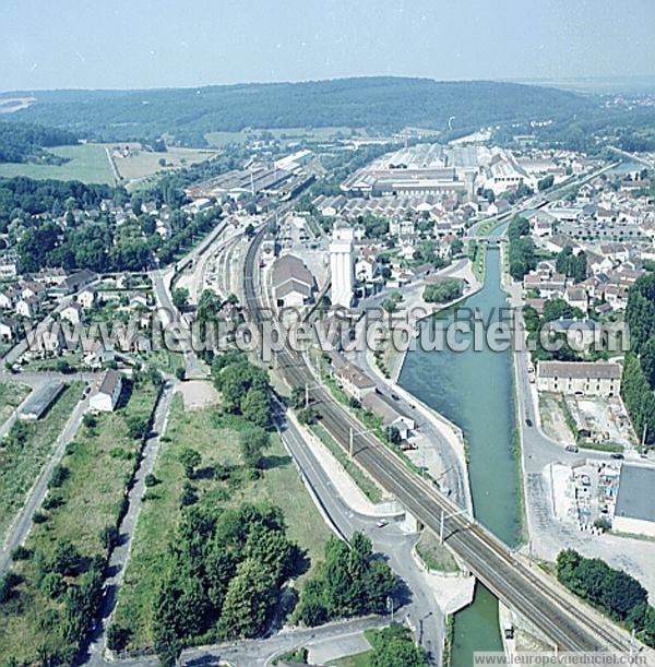 Photo aérienne de Montbard