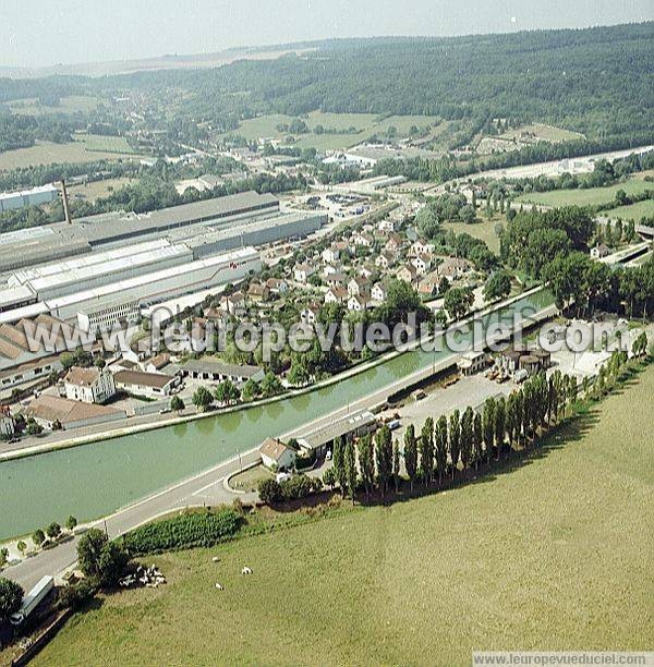 Photo aérienne de Montbard