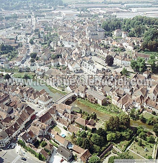 Photo aérienne de Montbard