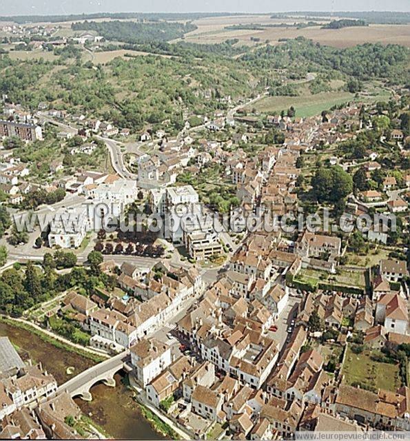 Photo aérienne de Montbard