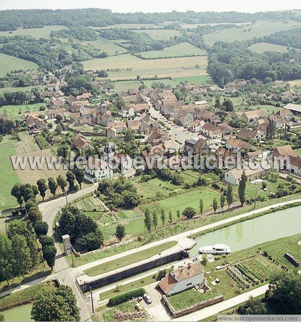 Photo aérienne de Marigny-le-Cahouët