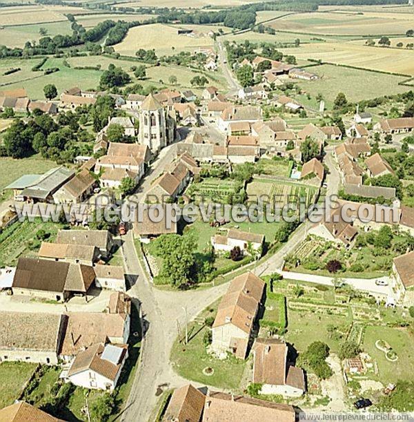 Photo aérienne de Saint-Thibault