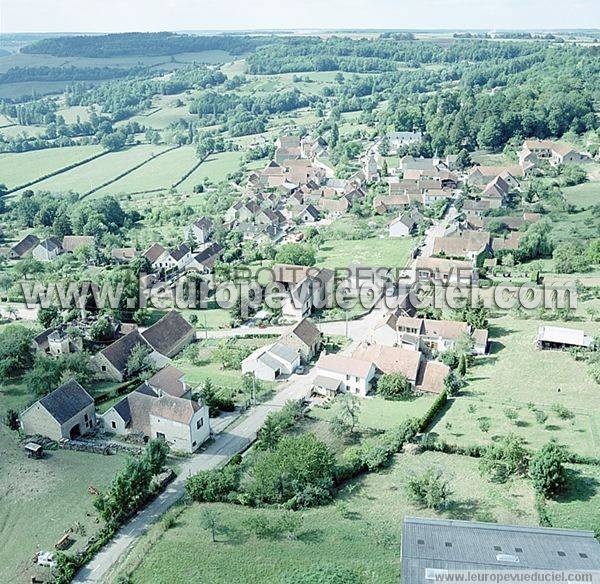 Photo aérienne de Mntreux-le-Pitois