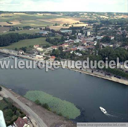 Photo aérienne de Villeneuve-sur-Yonne