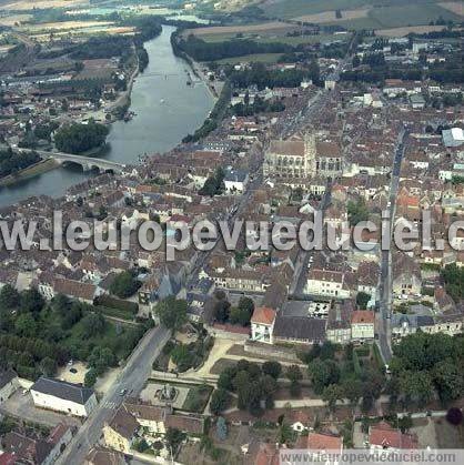 Photo aérienne de Villeneuve-sur-Yonne