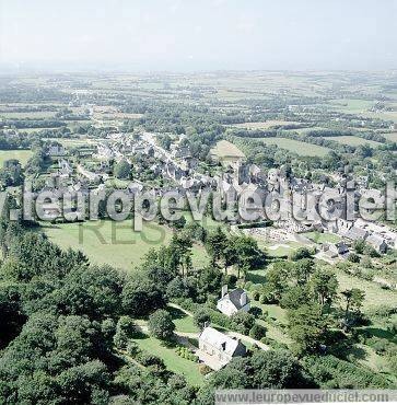 Photo aérienne de Locronan