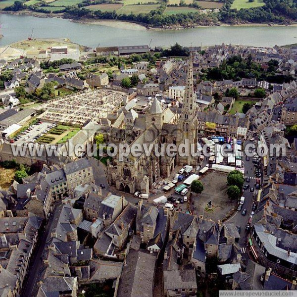 Photo aérienne de Trguier