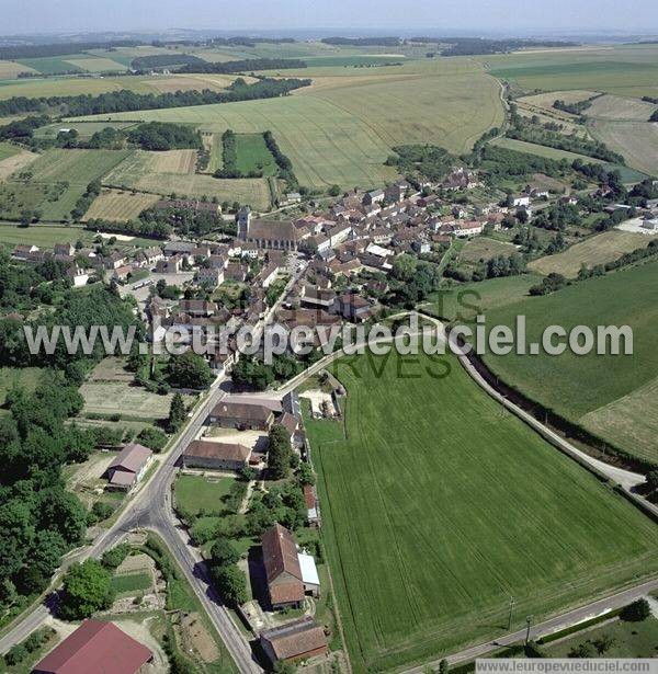 Photo aérienne de Ouanne