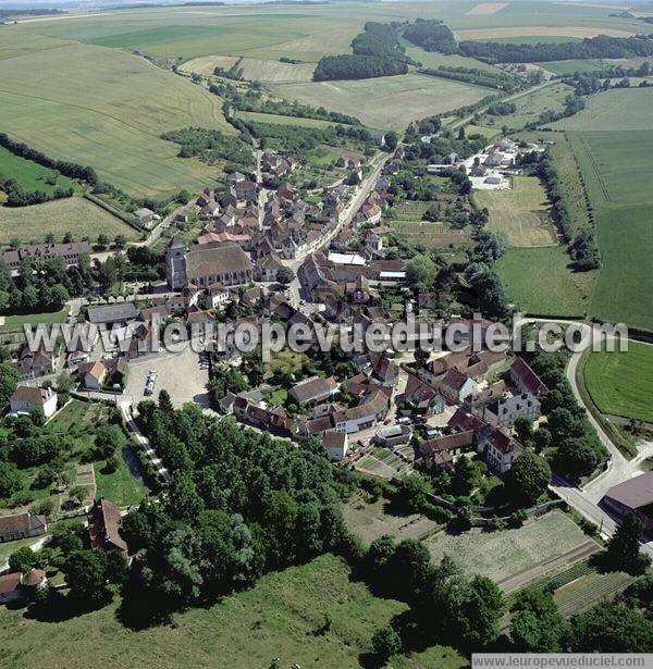 Photo aérienne de Ouanne