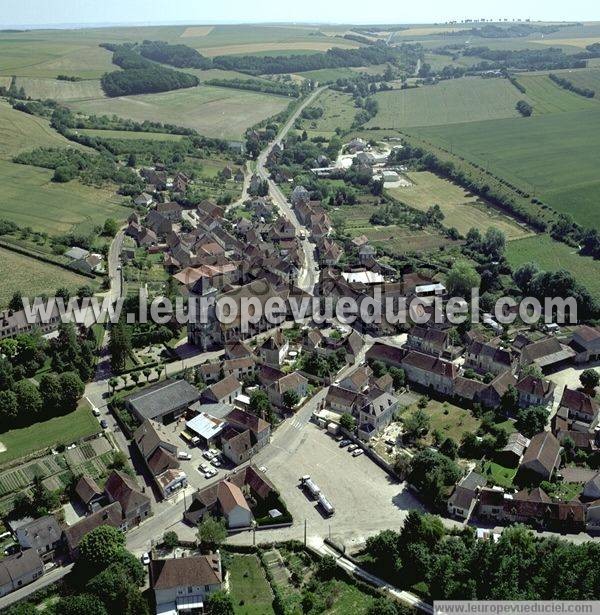 Photo aérienne de Ouanne