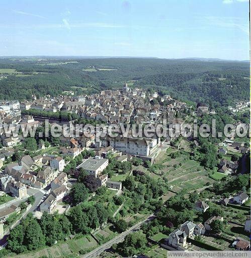 Photo aérienne de Avallon