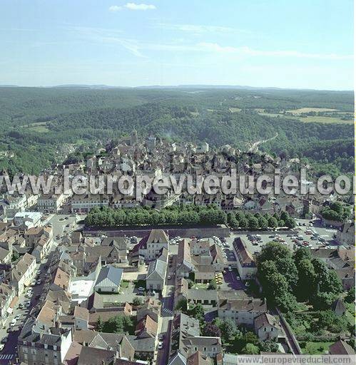 Photo aérienne de Avallon