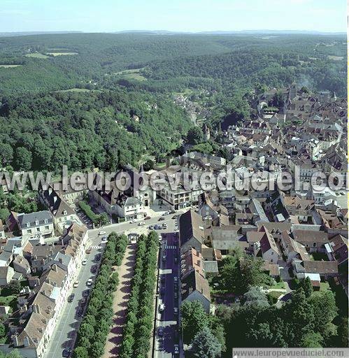 Photo aérienne de Avallon