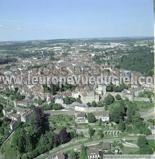 Photo aérienne de Avallon