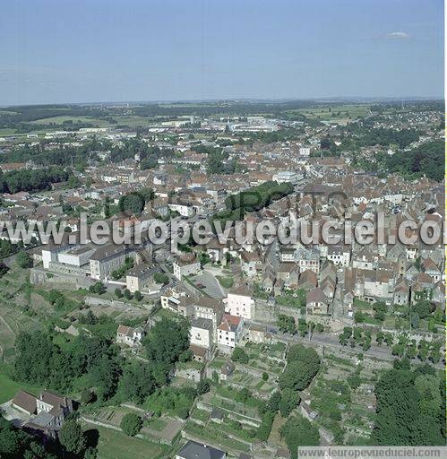 Photo aérienne de Avallon