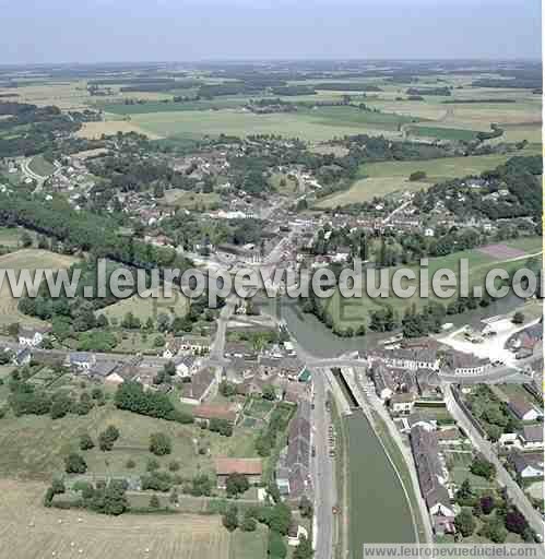 Photo aérienne de Rogny-les-Sept-cluses