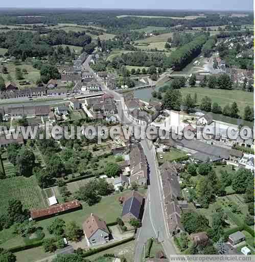 Photo aérienne de Rogny-les-Sept-cluses