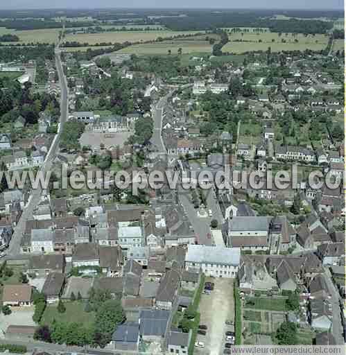 Photo aérienne de Bléneau