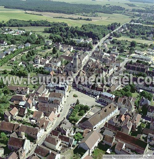 Photo aérienne de Coulanges-sur-Yonne