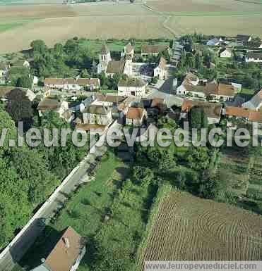 Photo aérienne de Bzouotte