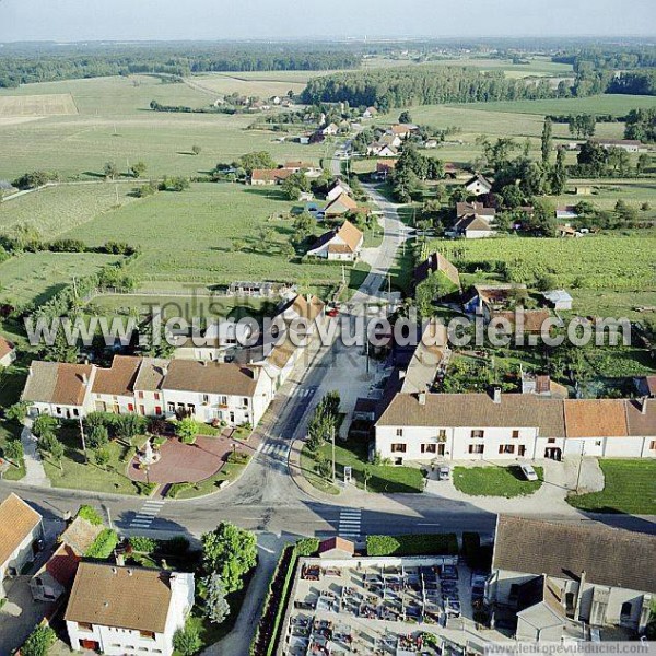 Photo aérienne de Laperrire-sur-Sane